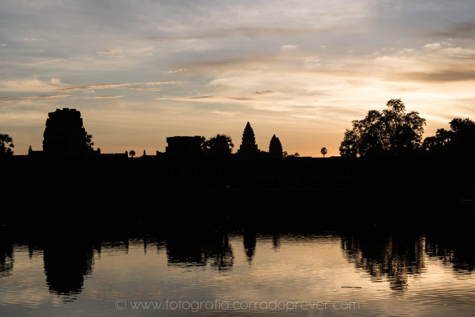 Complesso archeologico di Angkor, esterno del tempio Angkor Wat.
